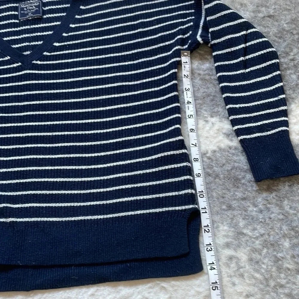 Abercrombie Striped V Neck Sweater - Picture 10 of 11